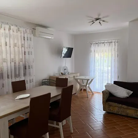 Ana Apartment Sukošan