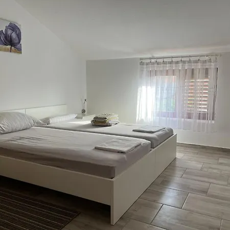 Ana Apartman