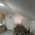 Ana 公寓 Sukošan
